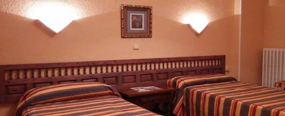 Hotel Montes Blancos Ezcaray Buitenkant foto