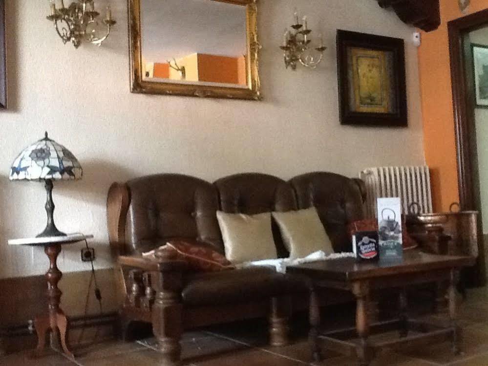 Hotel Montes Blancos Ezcaray Buitenkant foto