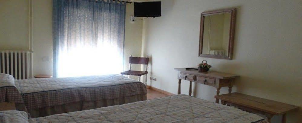 Hotel Montes Blancos Ezcaray Buitenkant foto